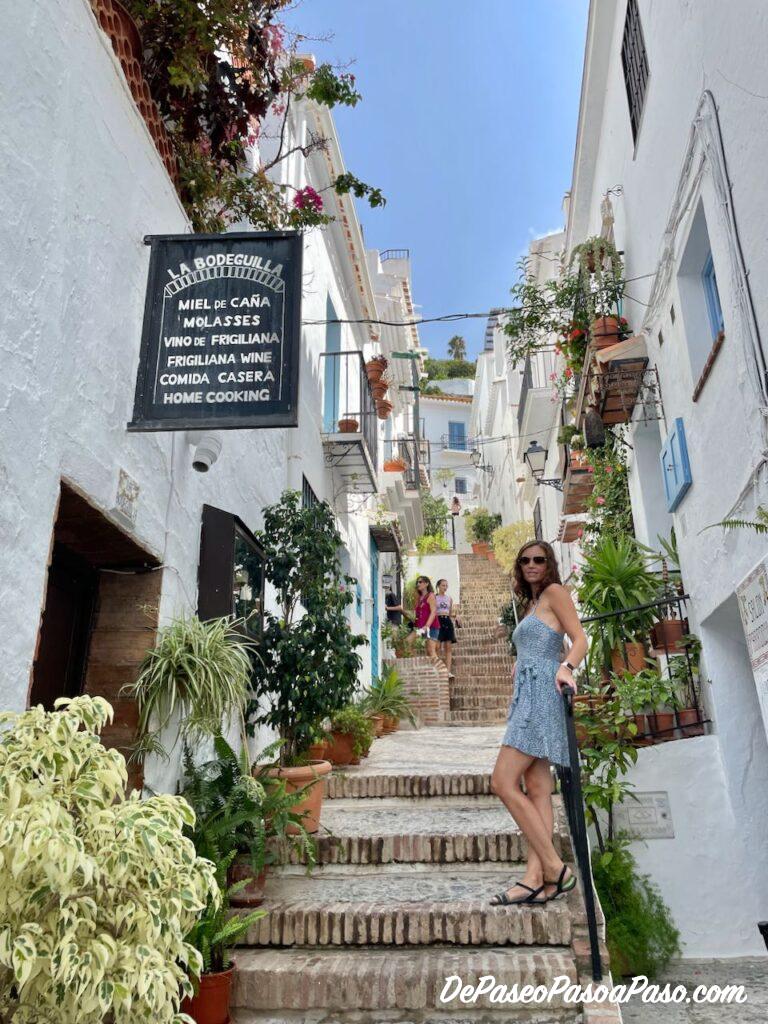 Calle el Garral Frigiliana.
Callejuela escalonada