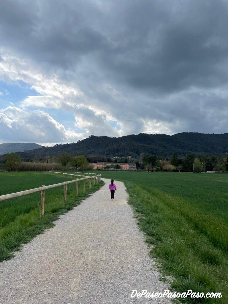 Sendero hacia Estunes de Banyoles