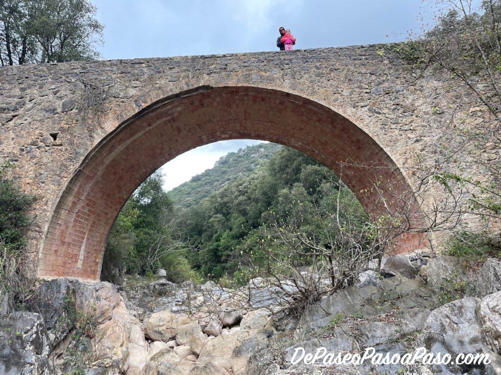 Puente en camino de Sadernes